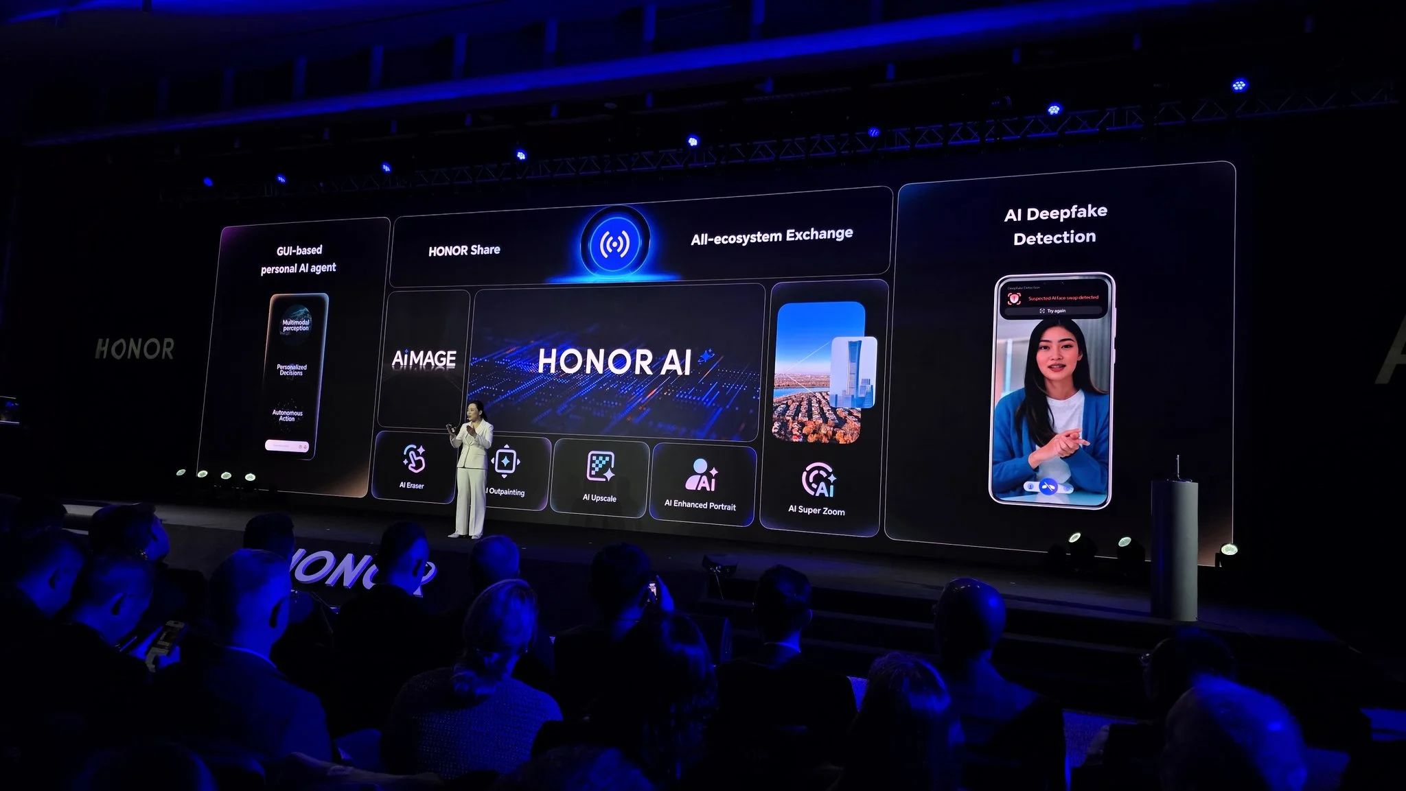 MWC25 | “绕”不开AI的MWC2025 智能语音设备